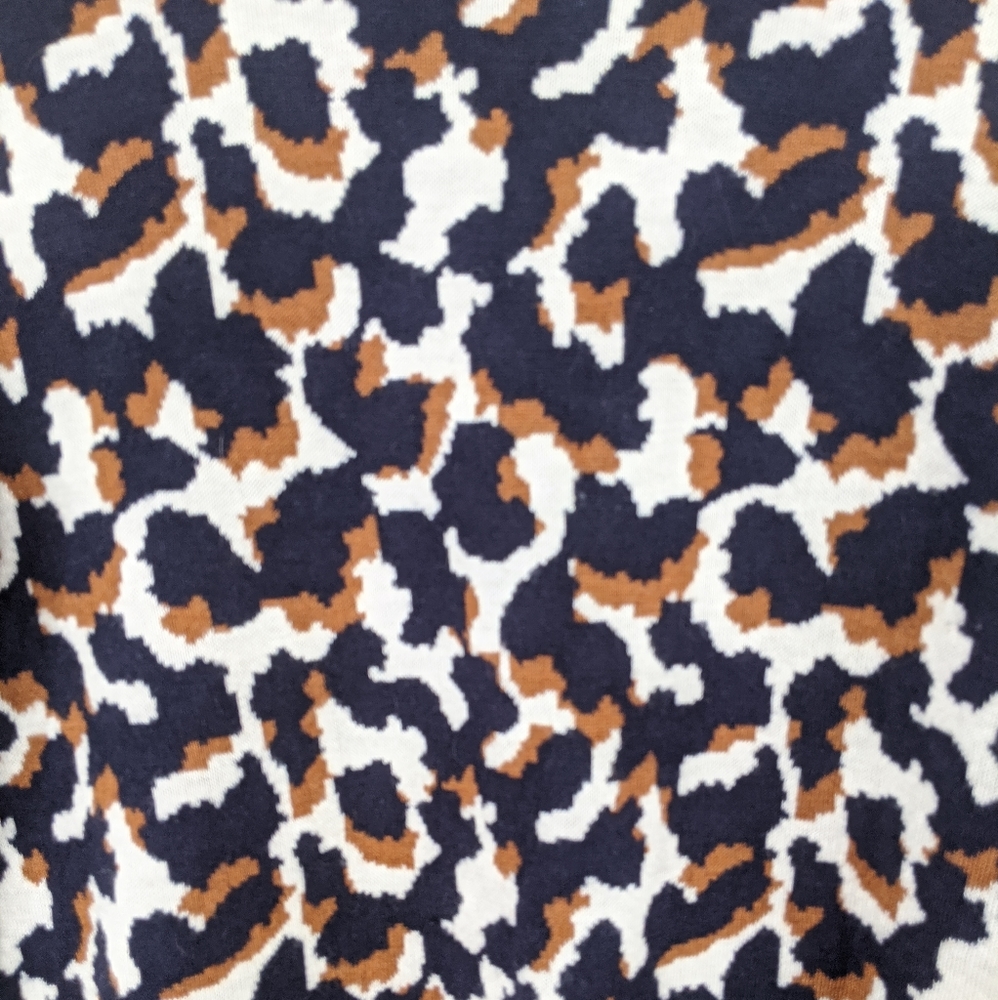 TU * Ann Taylor Animal Print 3/4 Sleeve Top - Picture 4 of 4
